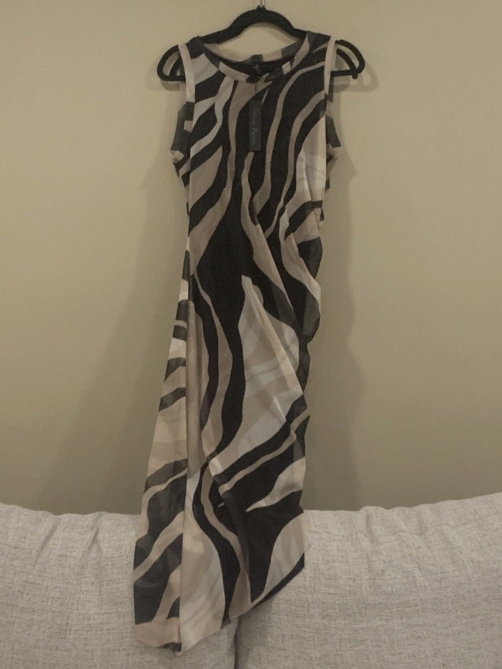 Elie Tahari Black & Cream Wave-Print Maxi Skirt